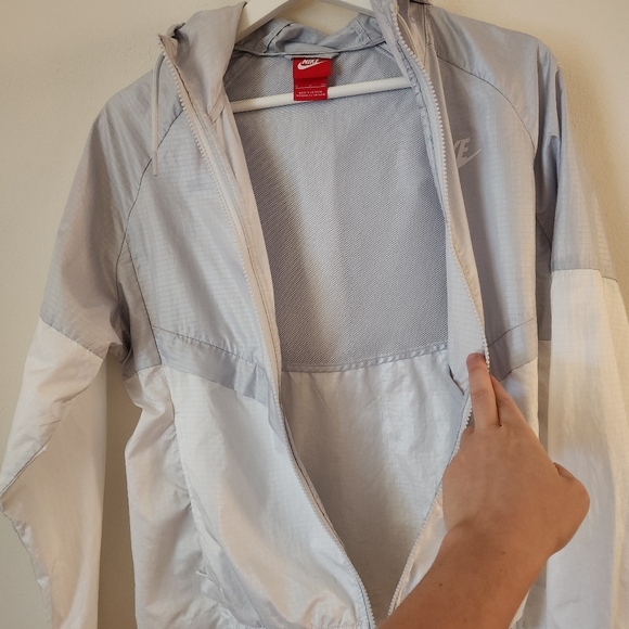 NIKE Wind Breaker - Picture 9 of 11